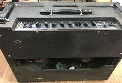 Vox-AC30 Top Boost 1960s (gets v. warm)